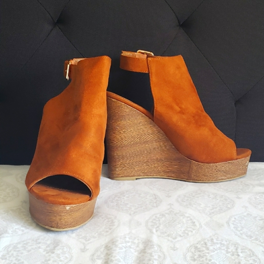 Charlotte Russe  Brown Wedges - Size 7